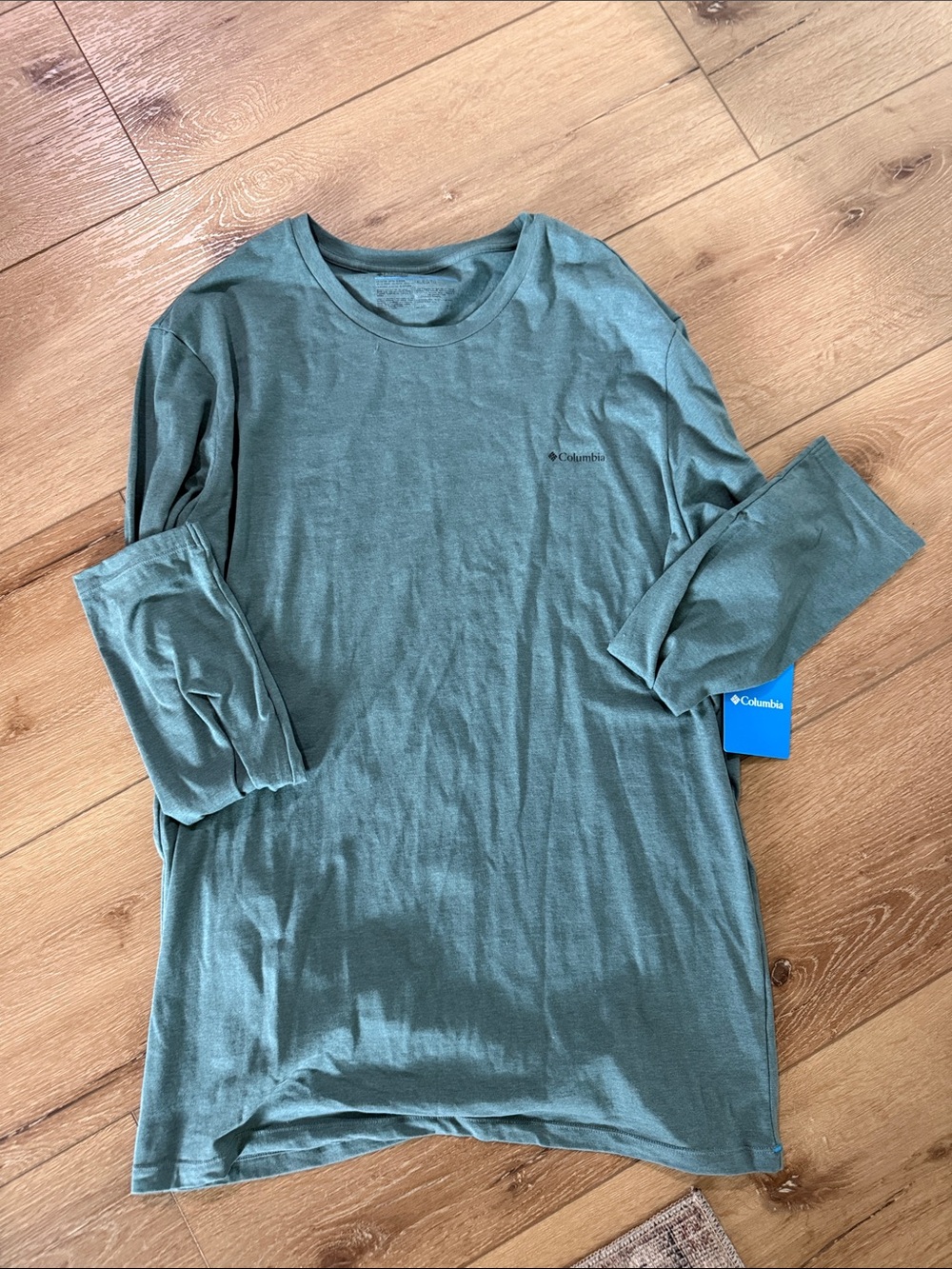 Columbia Long Sleeve Crew Tee in Seafoam Green